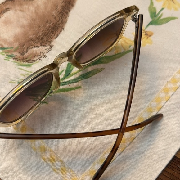 Lucky Brand Stylish Transparent Sunglasses - Picture 3 of 3